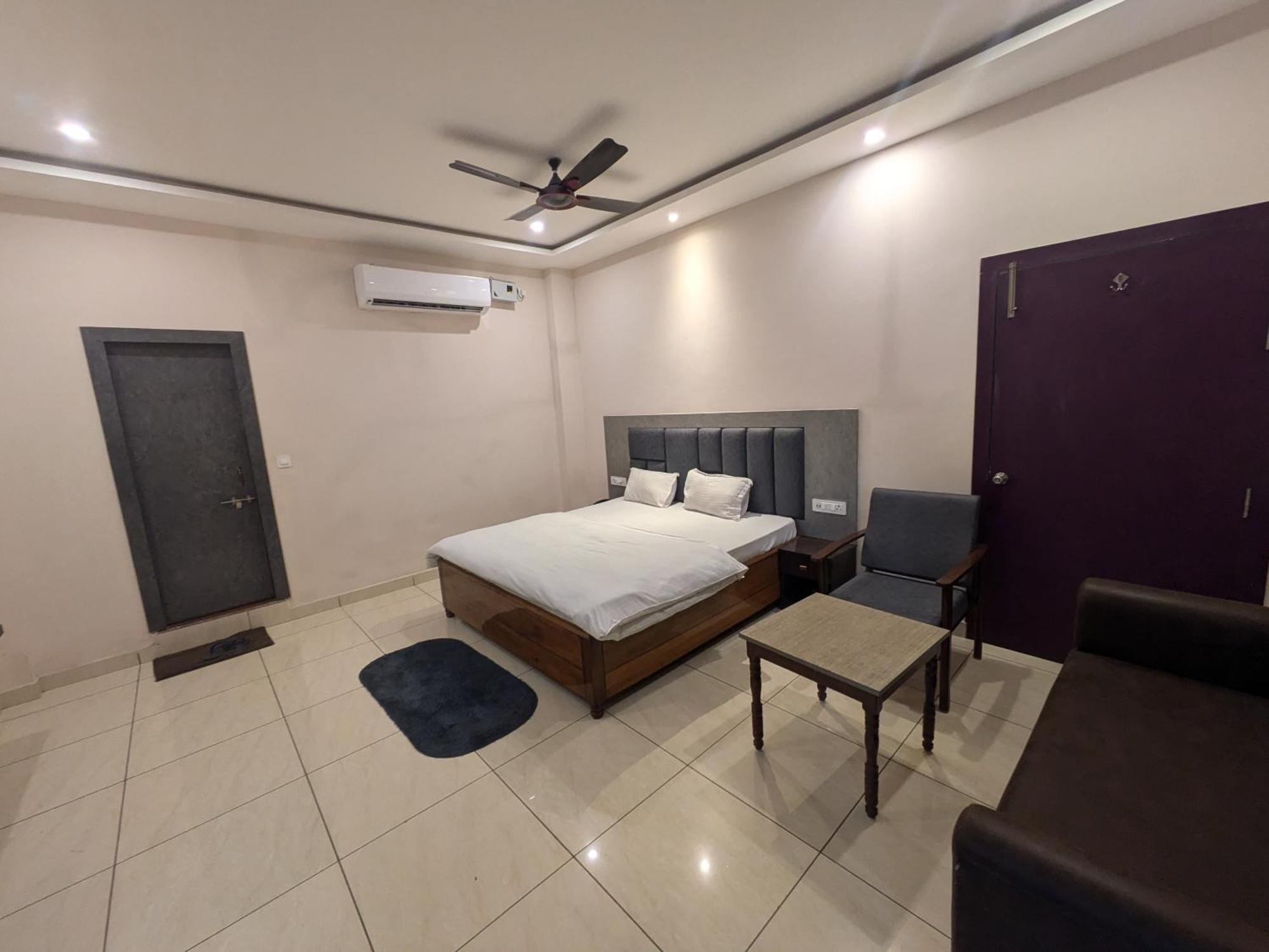 Hotel Kishori Vatika Ramnagar  Esterno foto