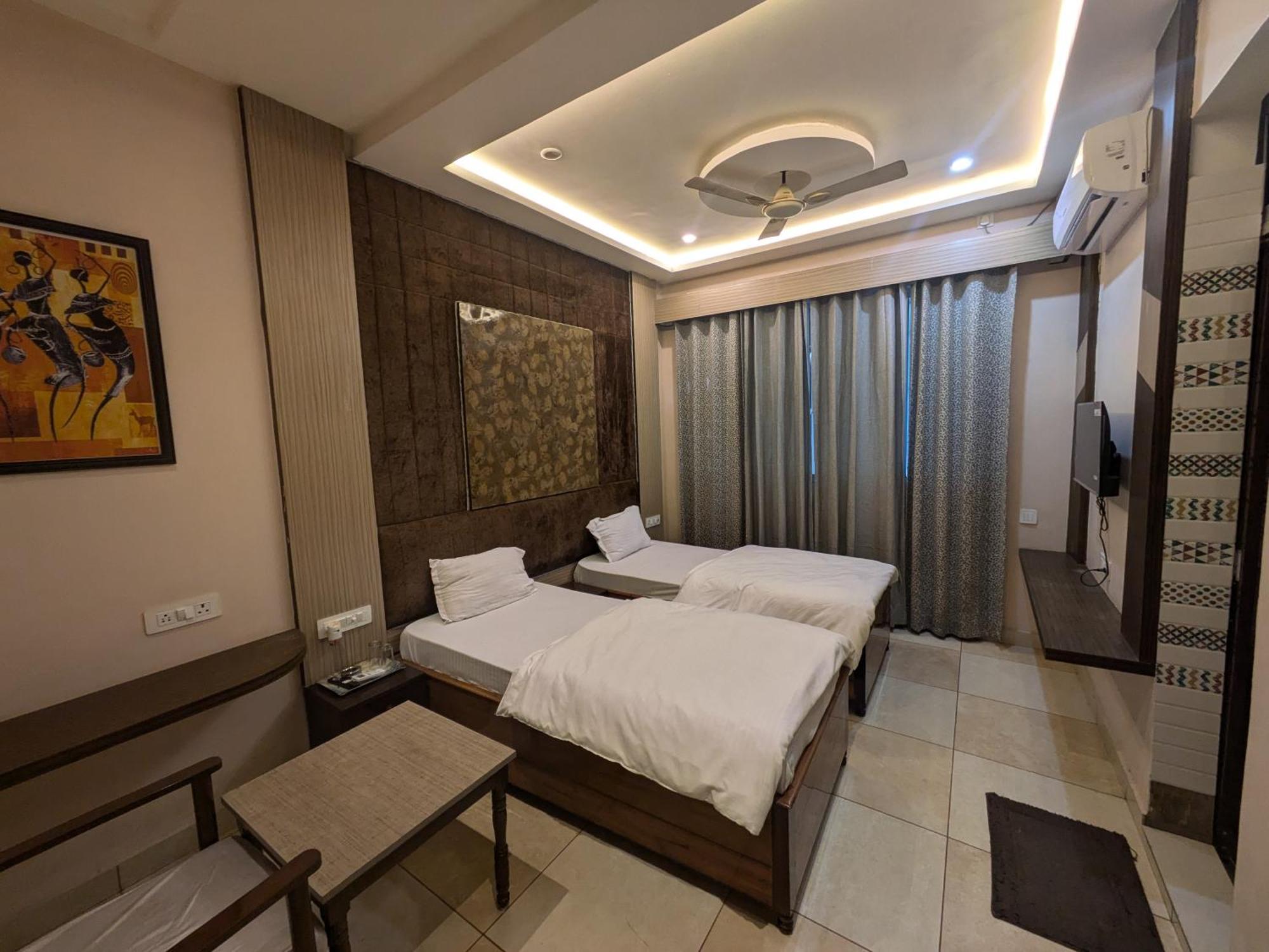 Hotel Kishori Vatika Ramnagar  Esterno foto