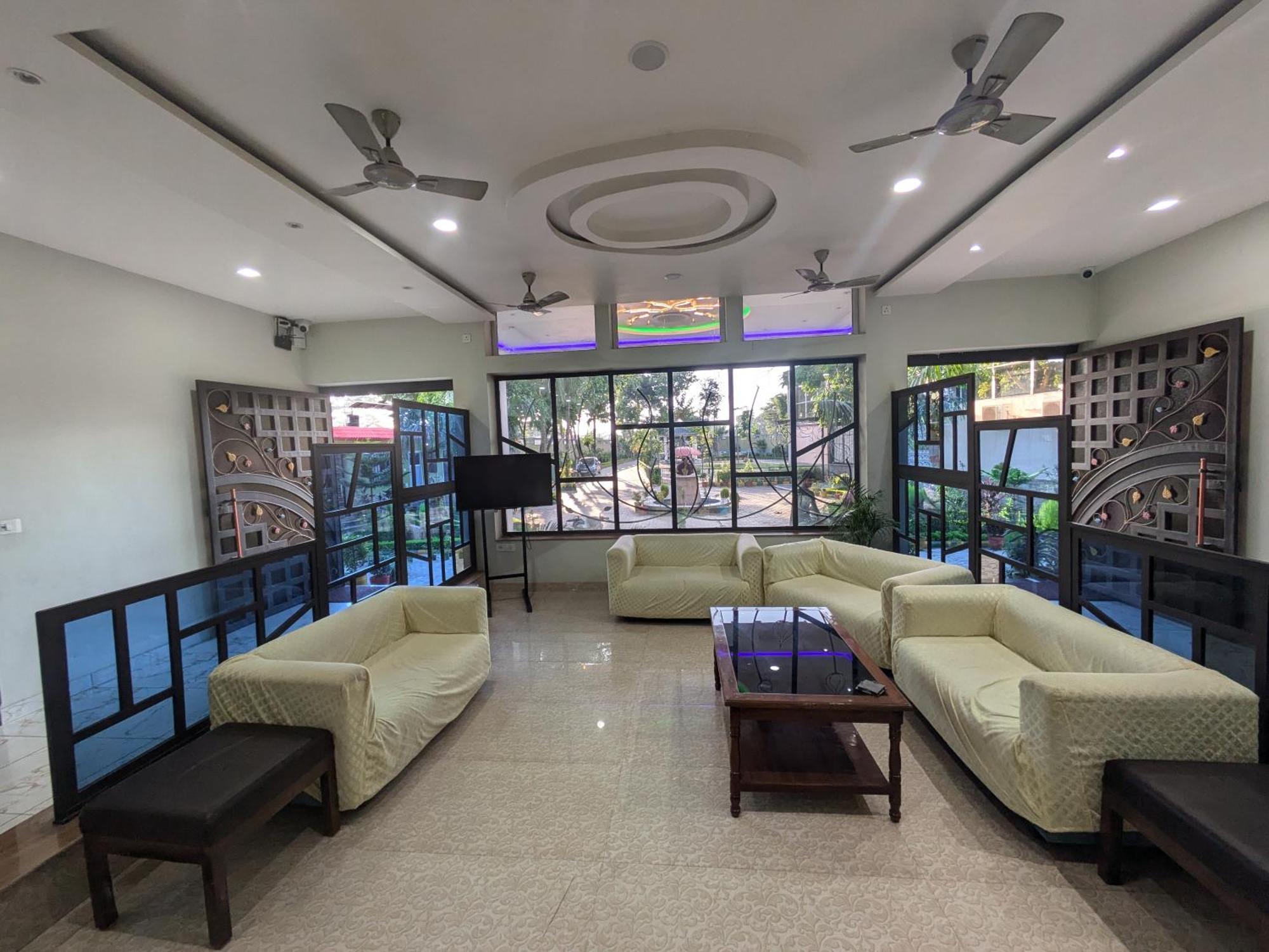 Hotel Kishori Vatika Ramnagar  Esterno foto