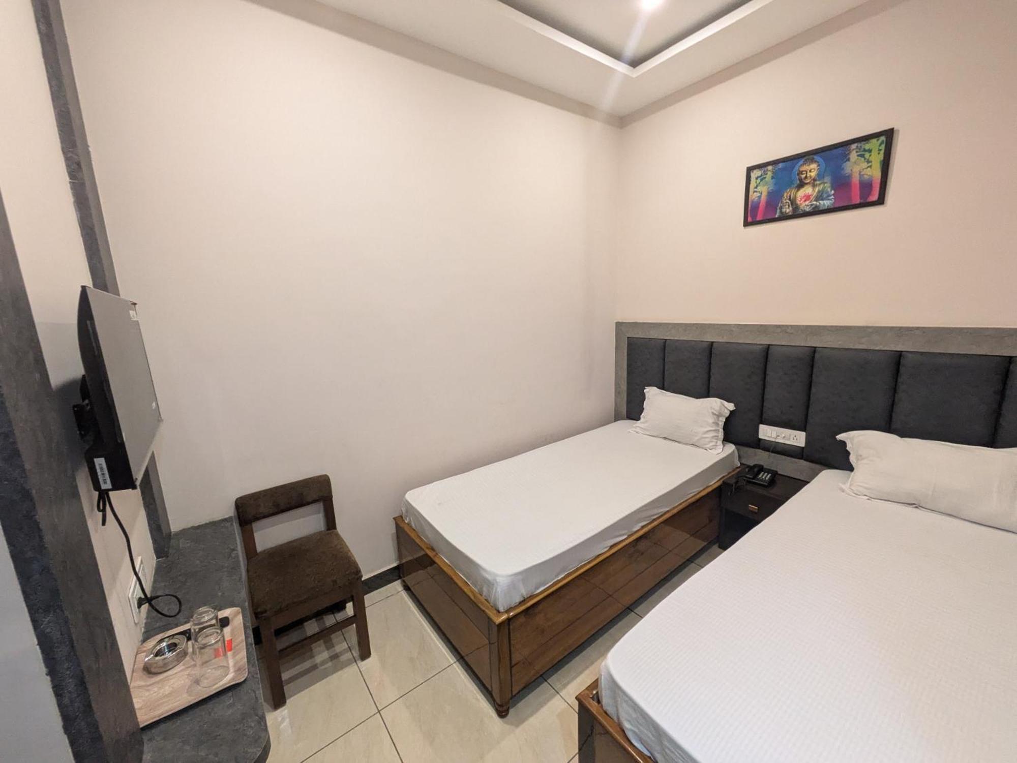 Hotel Kishori Vatika Ramnagar  Esterno foto
