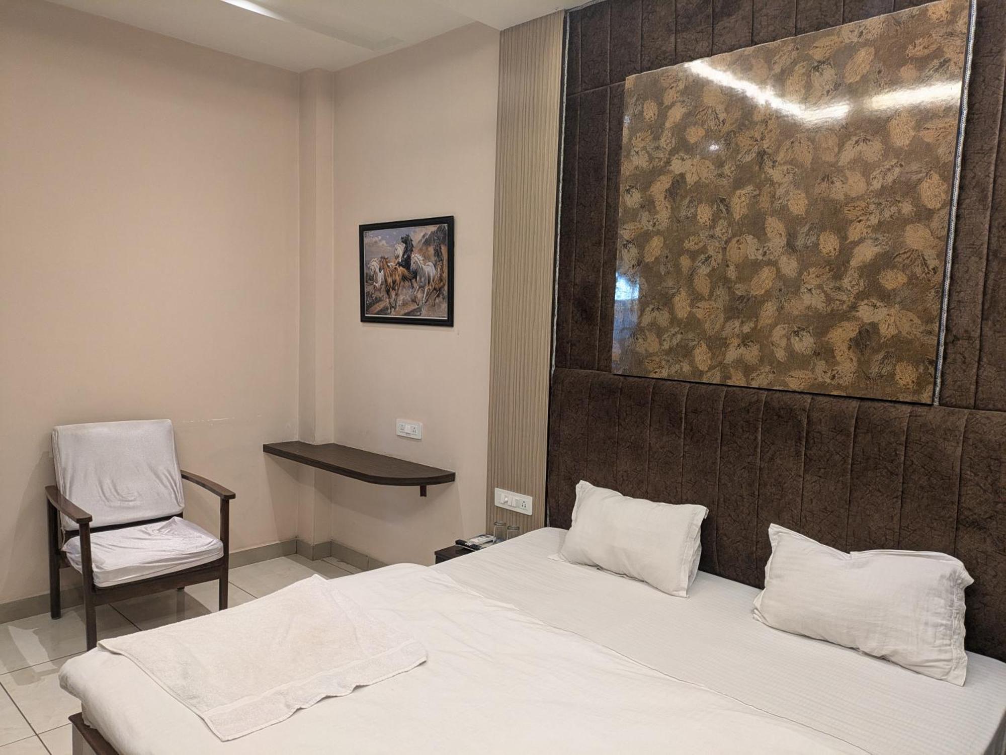 Hotel Kishori Vatika Ramnagar  Esterno foto